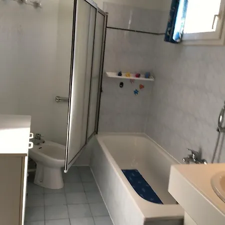 Apartamento 2 Pieces Terrasse/piscine Plage A 5mn A Pieds Fréjus
